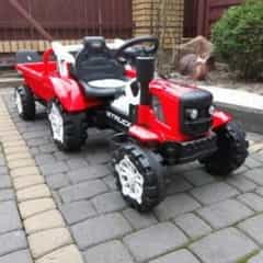 Traktorek na akumulator z przyczepką