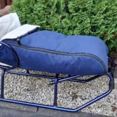 sanki z oparciem i śpiworkiem