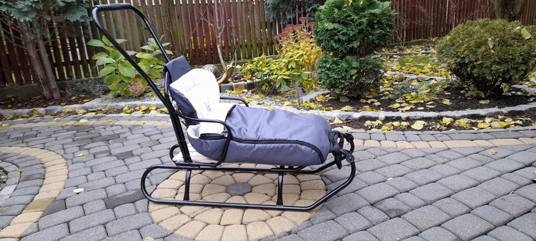 Sanki z pchaczem i ciepłym śpiworkiem