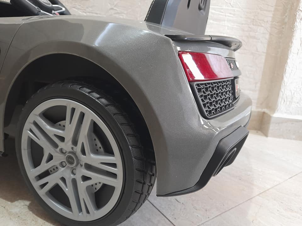 Samochód na akumulator audi r8 sport