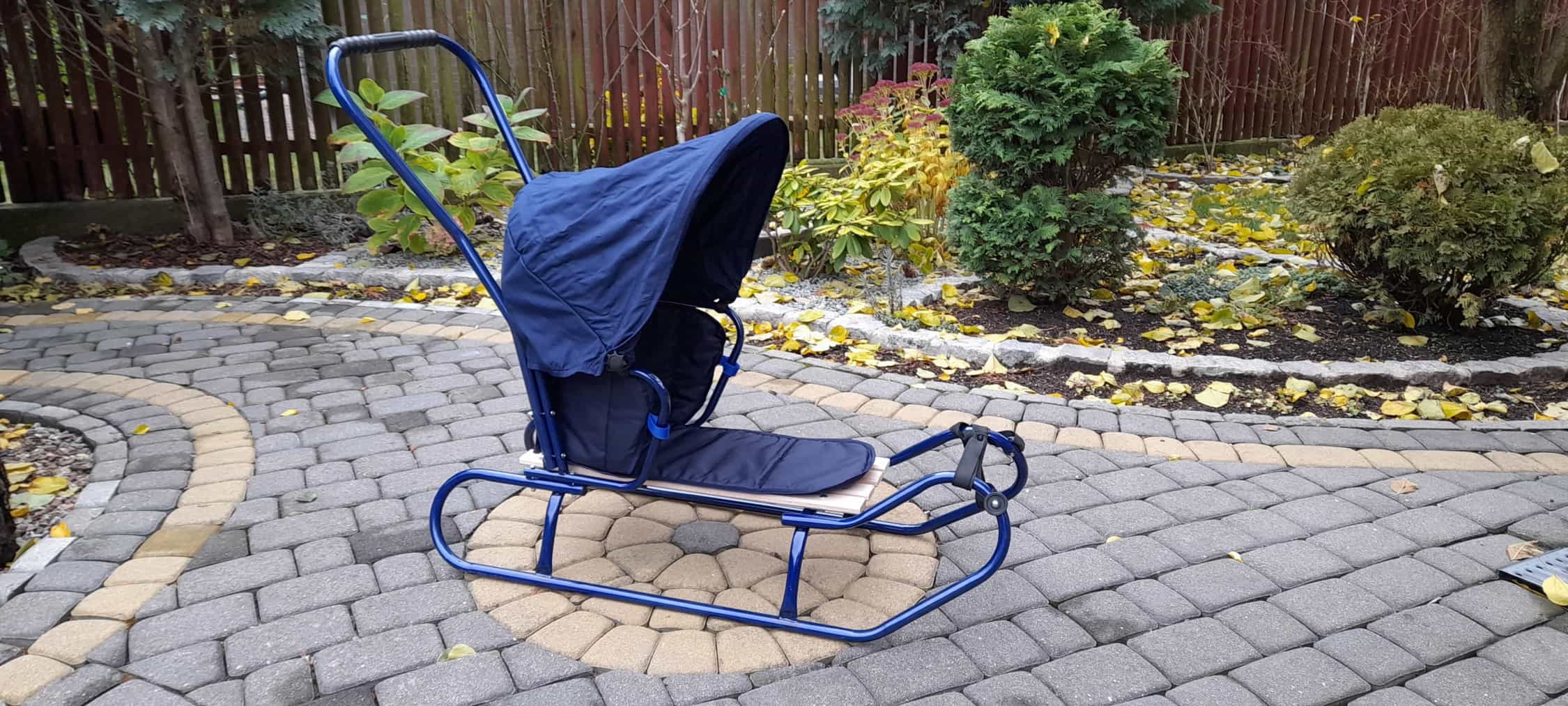 Sanki Z pchaczem daszkiem i śpiworkiem