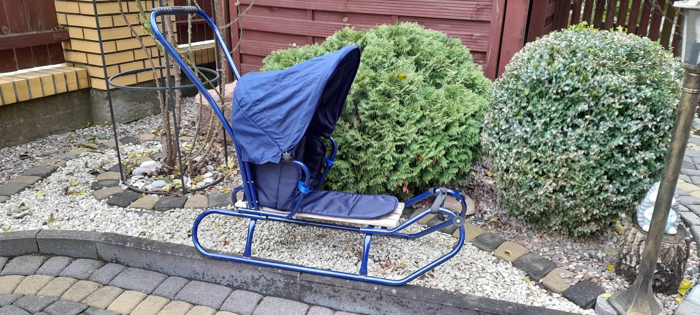 Sanki z pchaczem, daszkiem i materacykiem. - obrazek 2