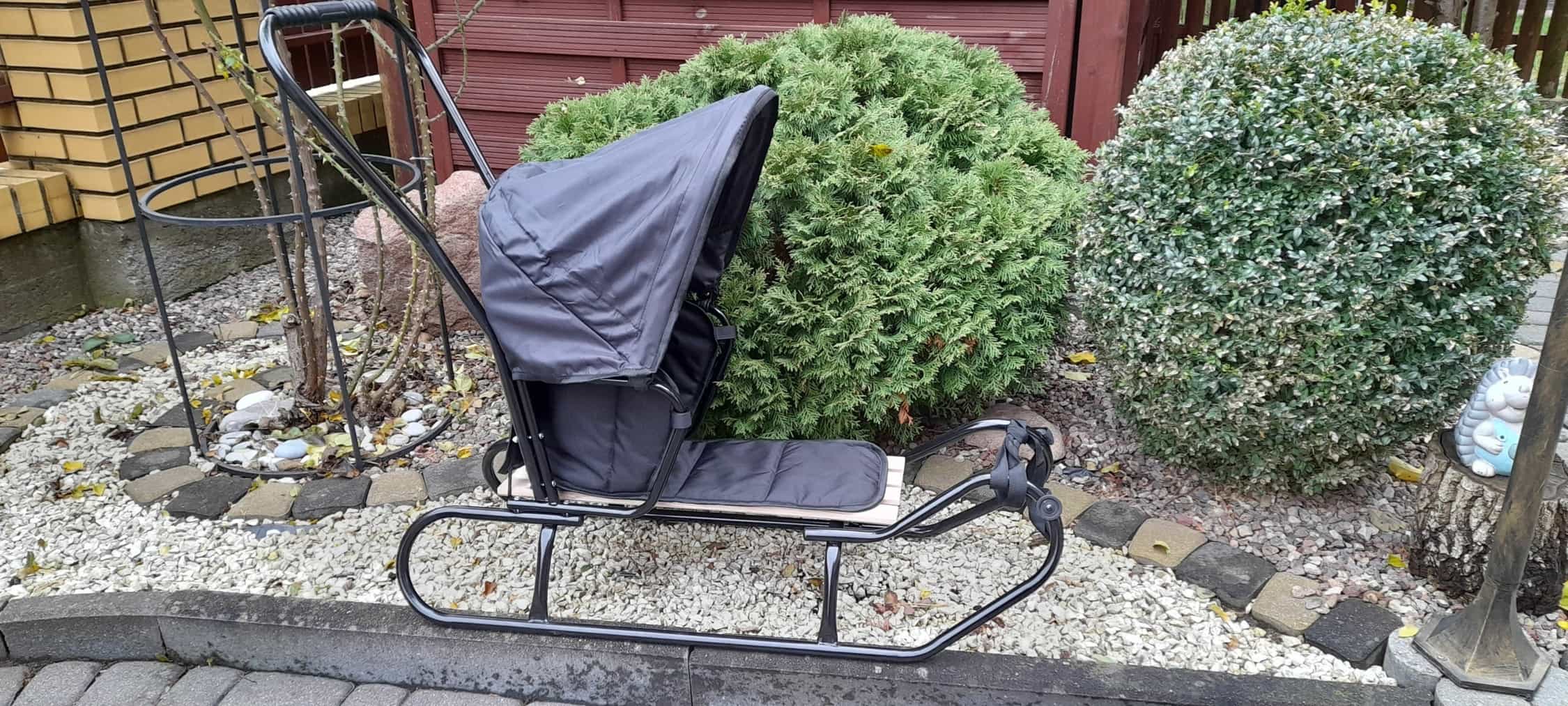 Sanki z pchaczem, daszkiem i materacykiem. - obrazek 2