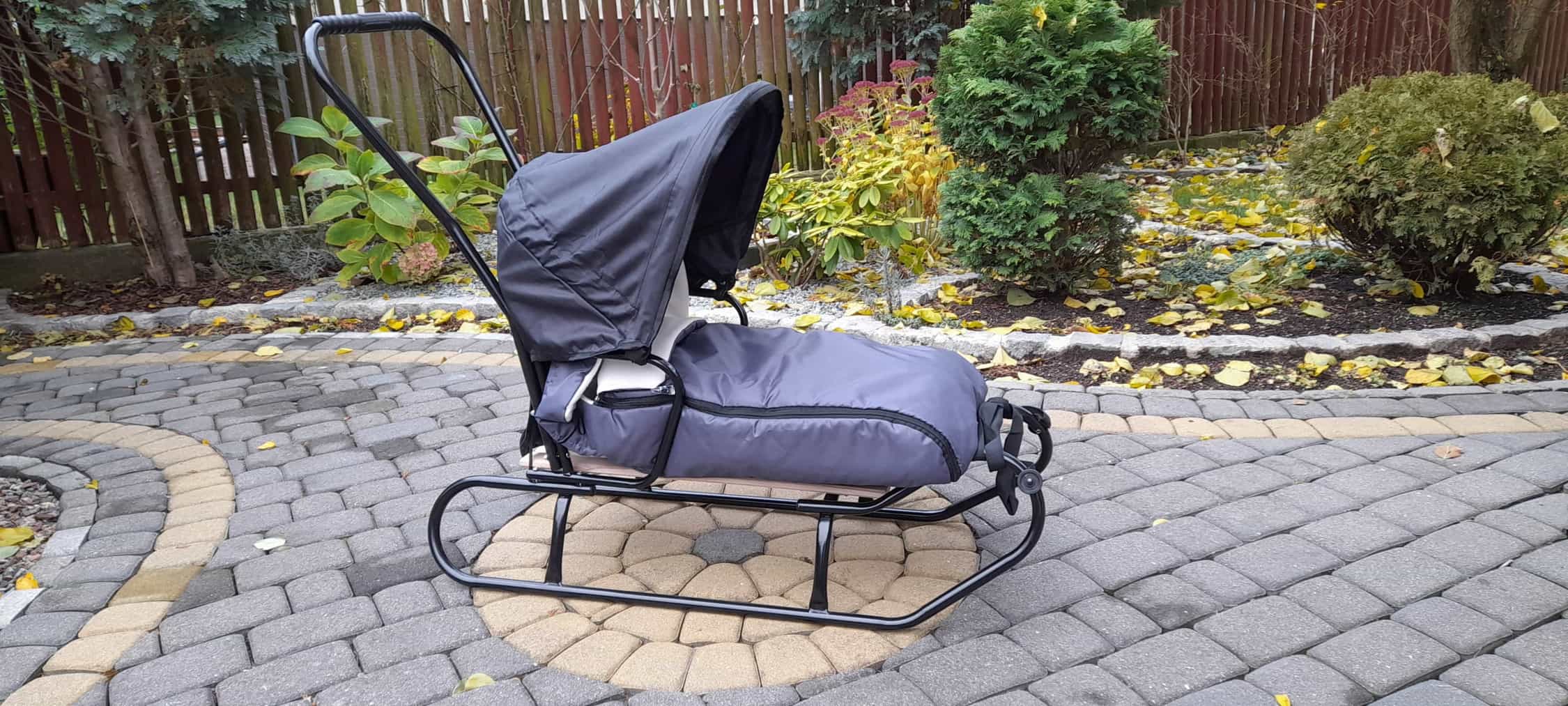 Sanki Z pchaczem daszkiem i śpiworkiem