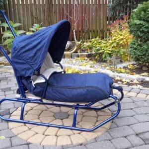 Sanki Z pchaczem daszkiem i śpiworkiem