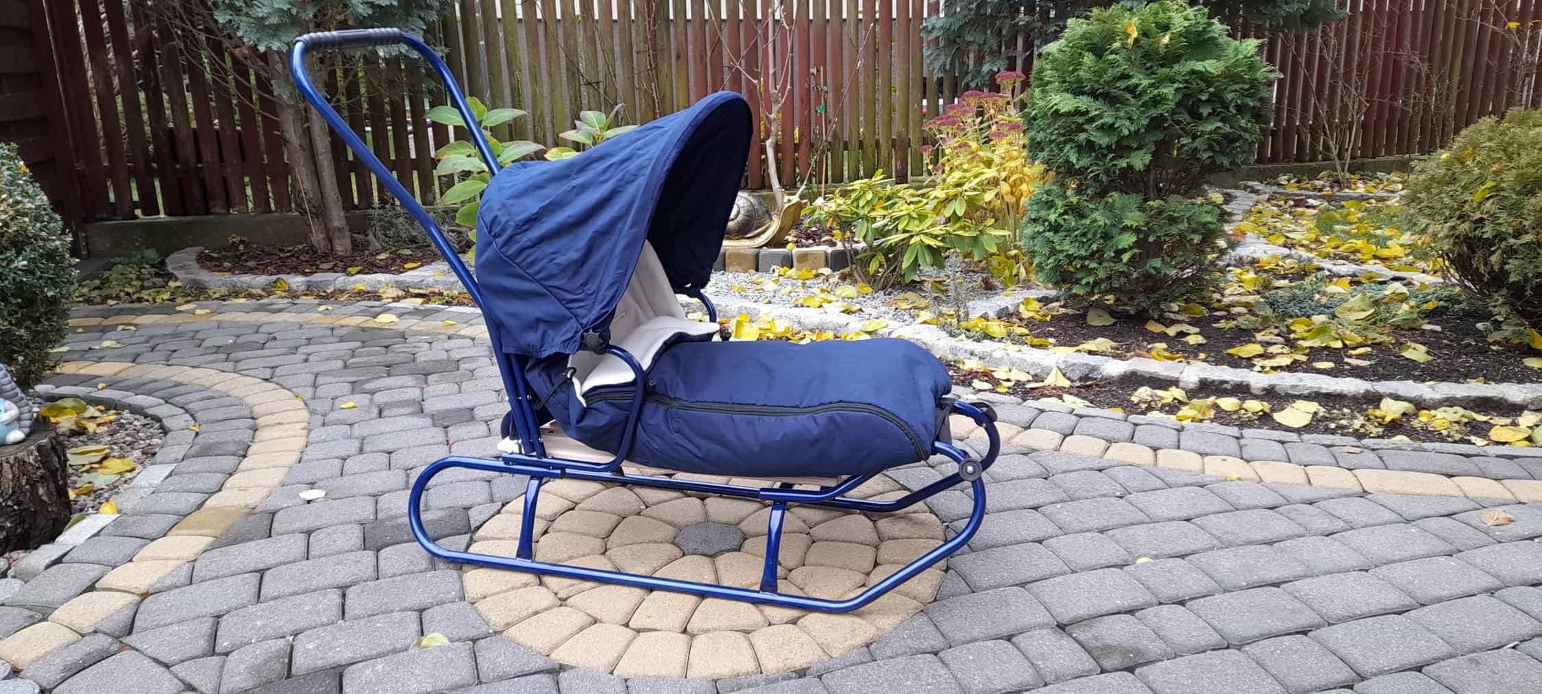 Sanki Z pchaczem daszkiem i śpiworkiem