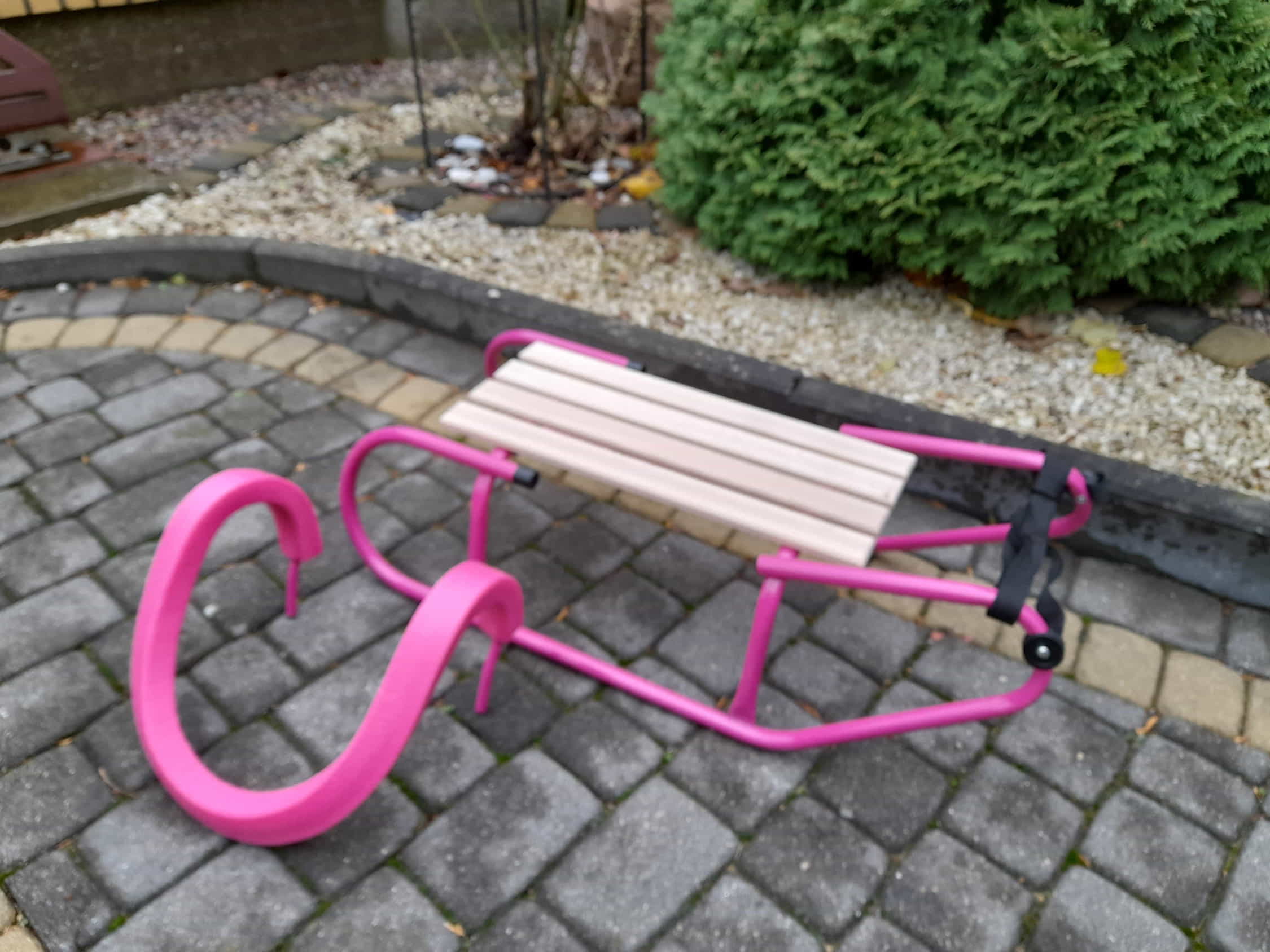 Sanki metalowe z miękkim oparciem SOFT Pink - obrazek 5