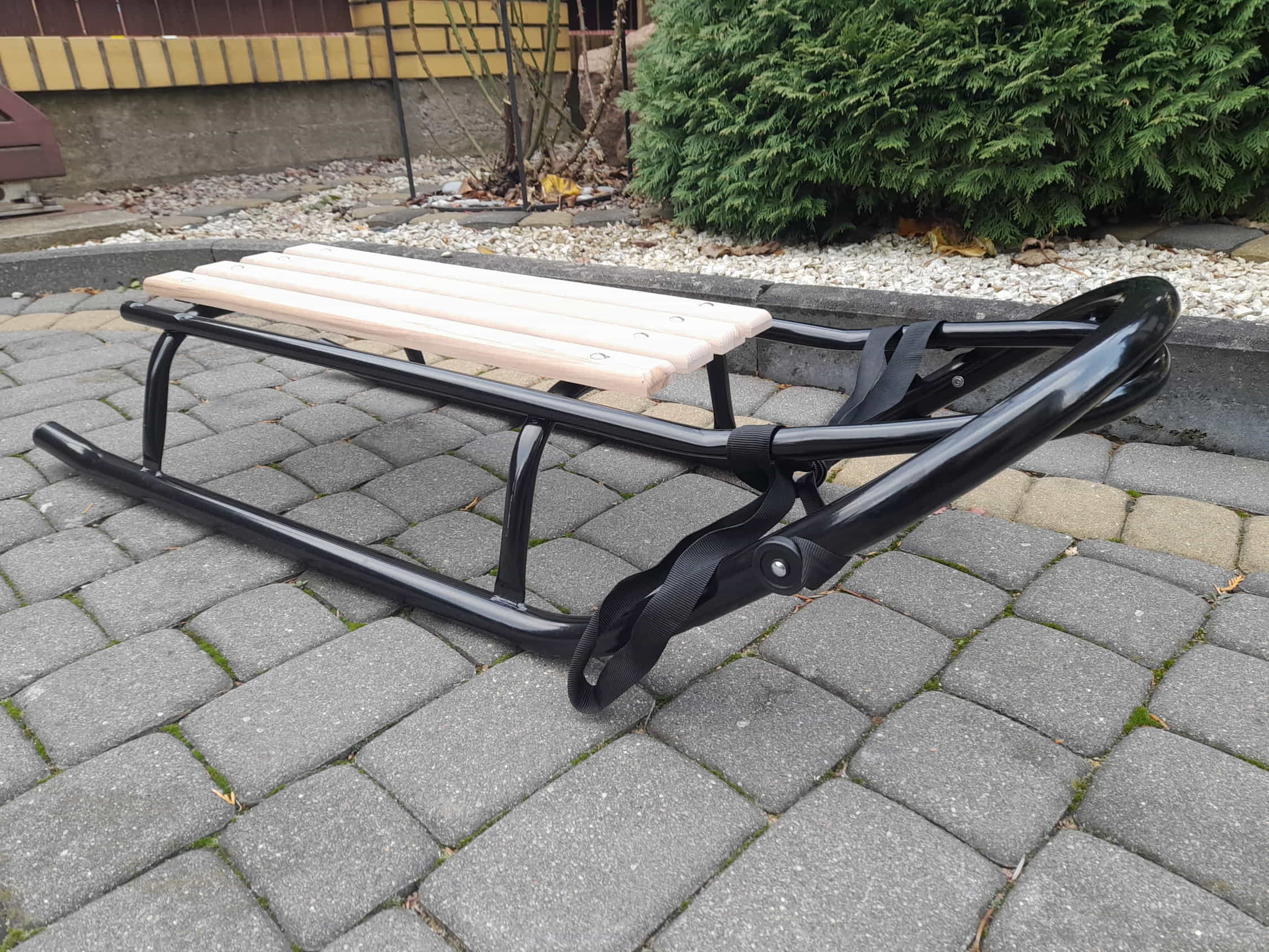 Sanki metalowe z wysokim oparciem Yeti. - obrazek 3