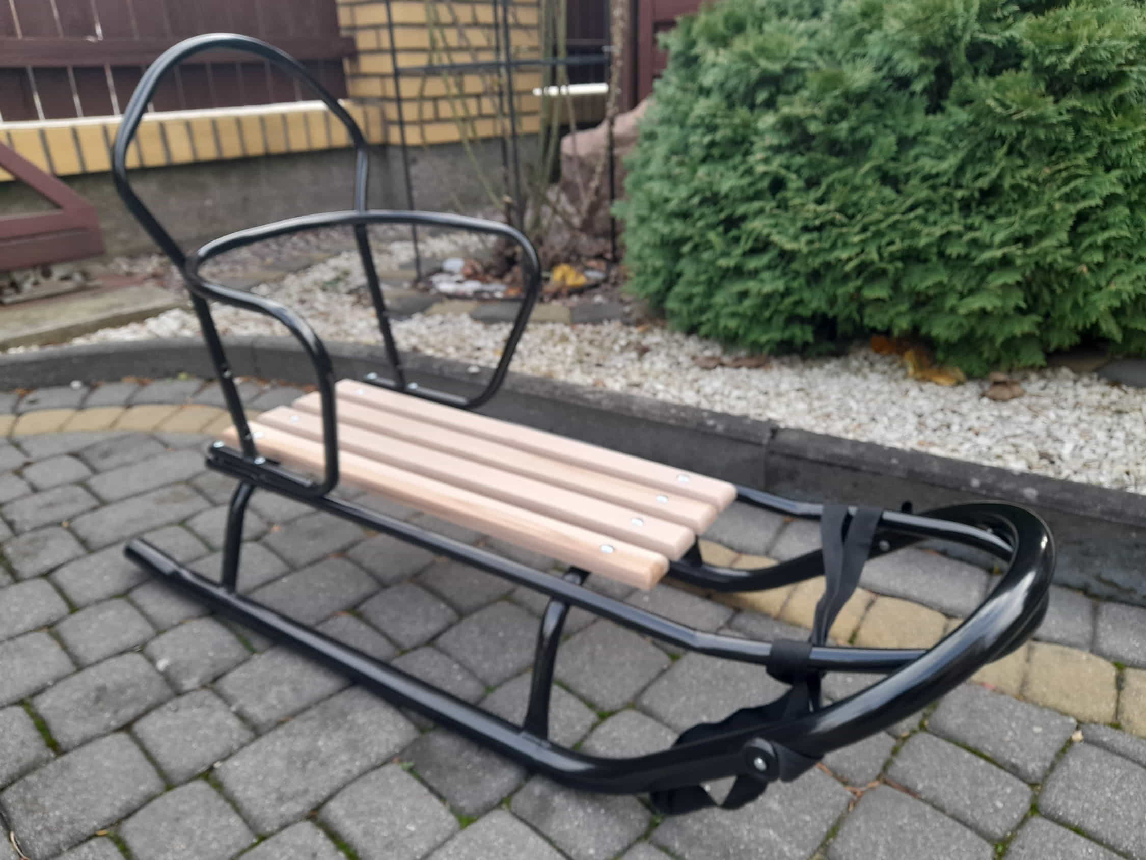 Sanki metalowe z oparciem do 150 kg