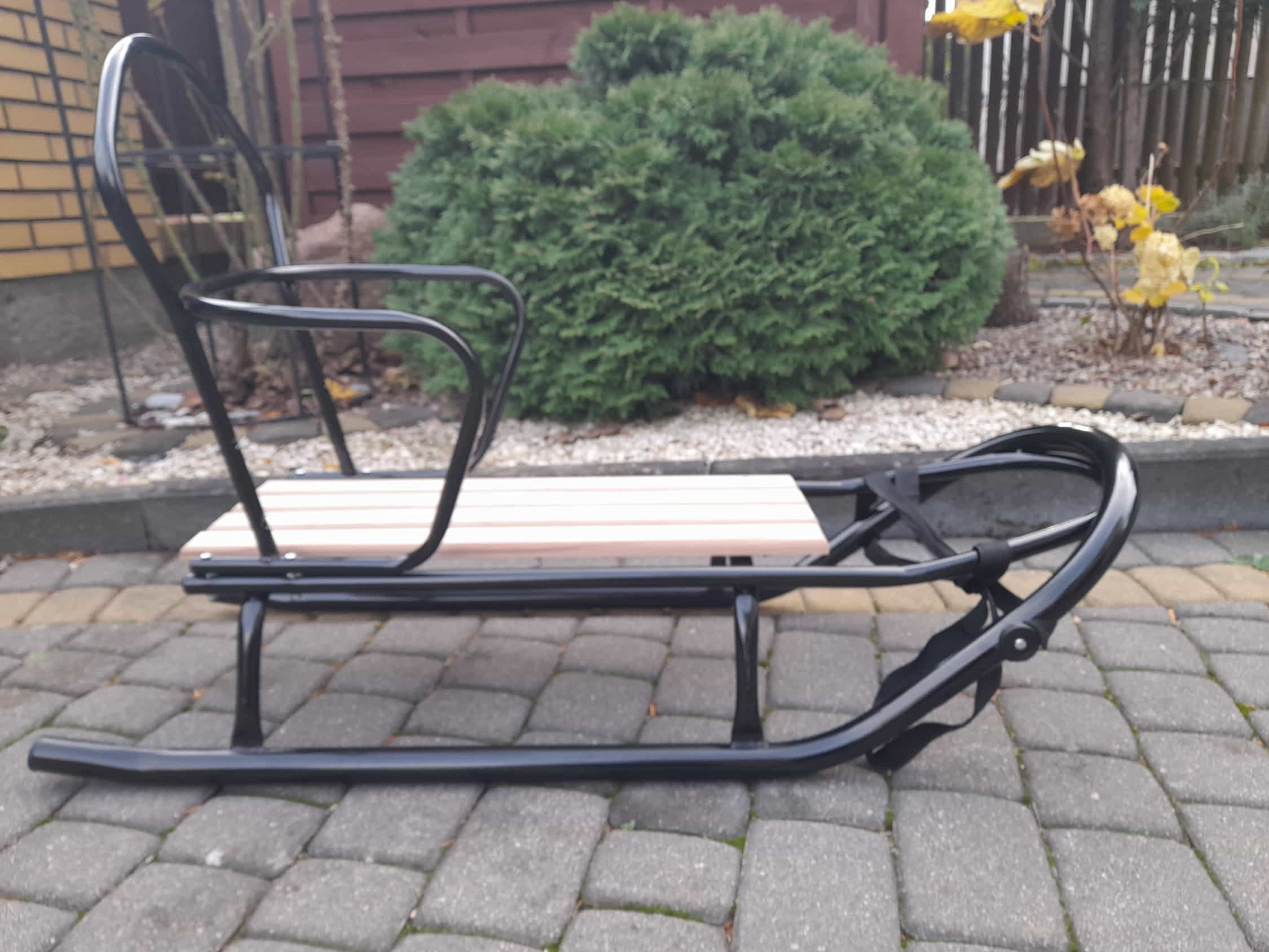 Sanki metalowe z wysokim oparciem Yeti. - obrazek 2