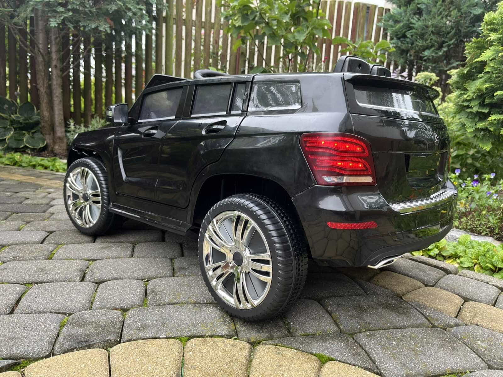 Samochód dziecięcy na akumulator. SUV. - obrazek 3