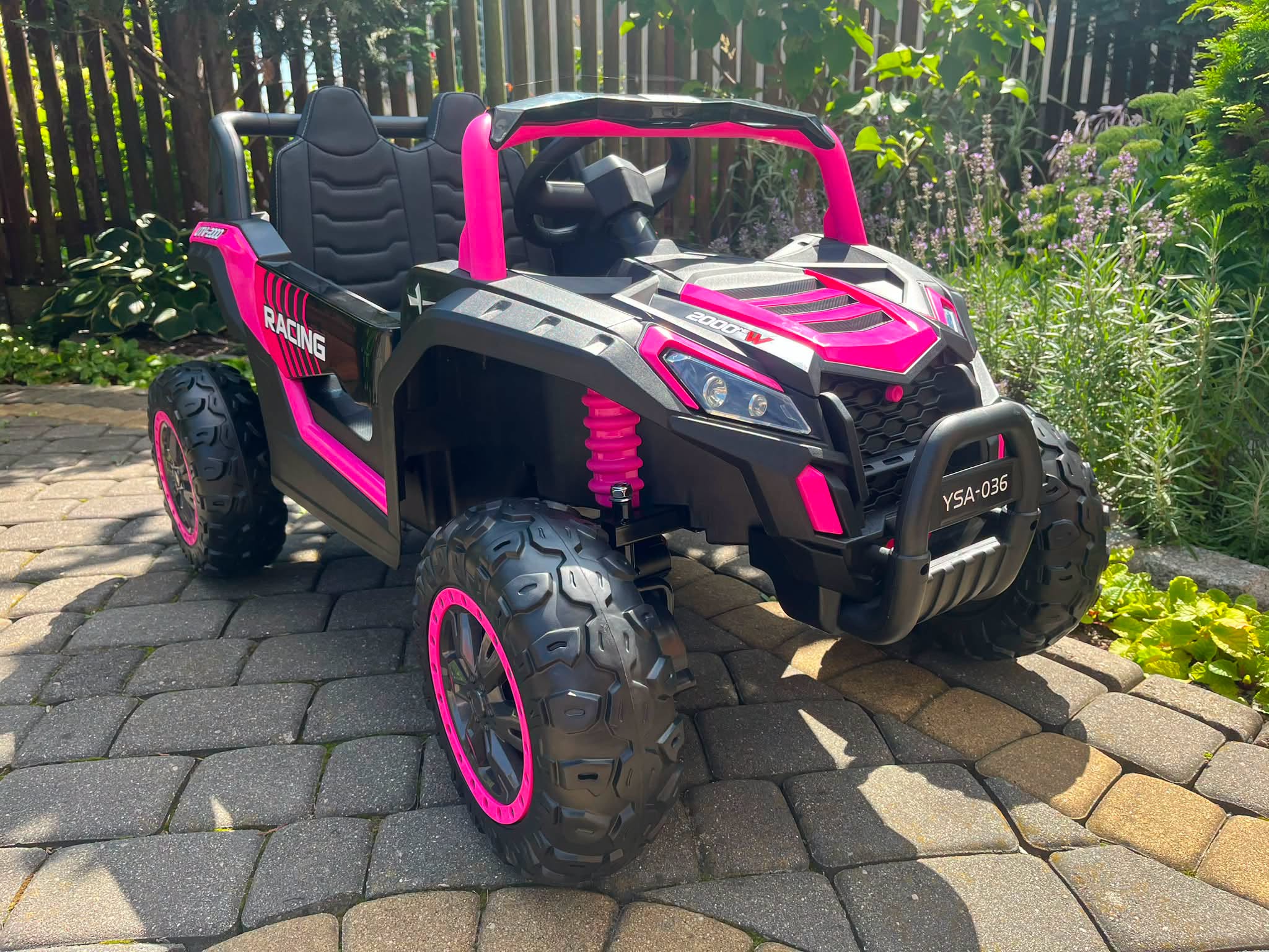 Autko terenowe BUGGI 4×4 elektryczne.